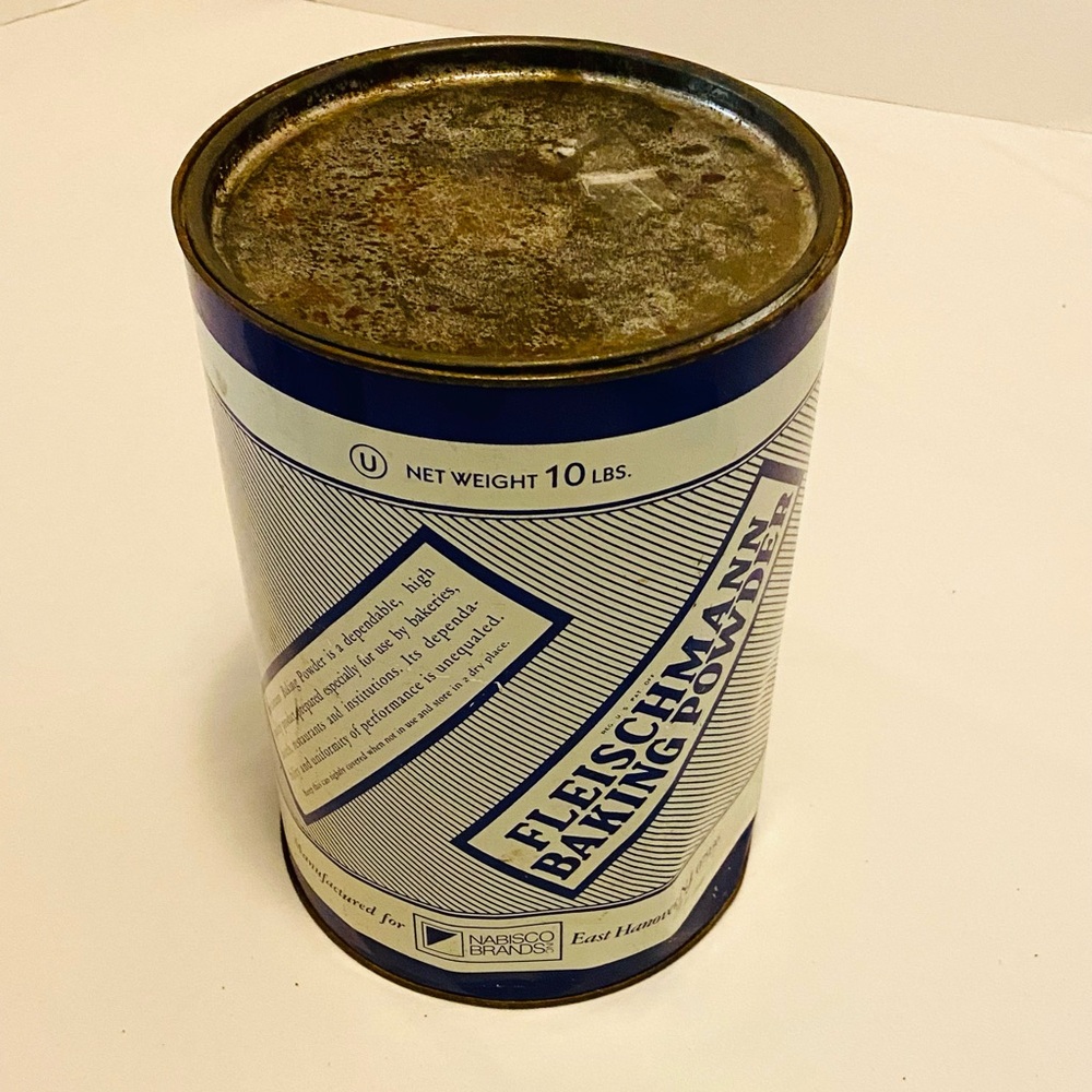 NABISCO Fleischmann’s Baking Powder, Rusty, Old, Battered, Bruised Vintage Tin